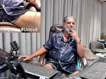 Stripchat Live Porn of OnlineBossUK