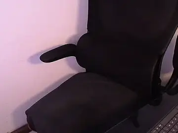 Stripchat Nude Webcam of abeardguyone