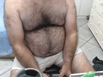 Stripchat Sex Cam of MysterBearMG
