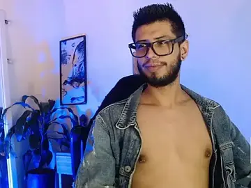 Stripchat Sex Cam of Colby_brown03