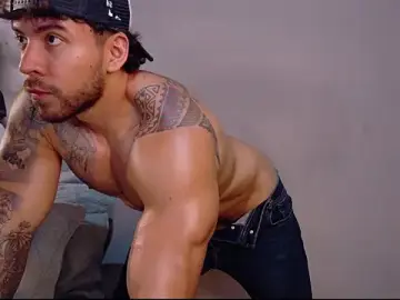 Stripchat Sex Cam of owen_seth1
