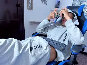 Stripchat Sex Cam of Adan_Oriol