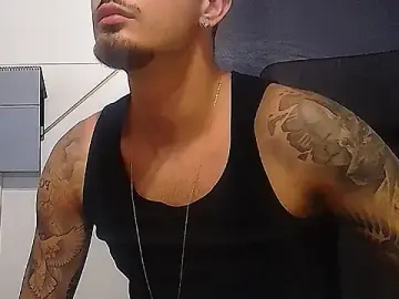 Stripchat Sex Cam of BrandonTate