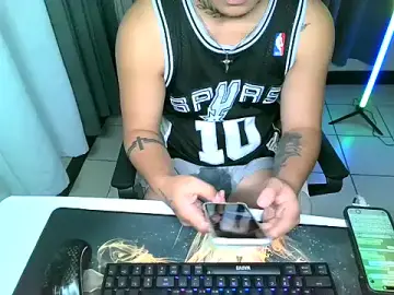 Stripchat Live Sex Cam of urhardfuckerAsiandaddy