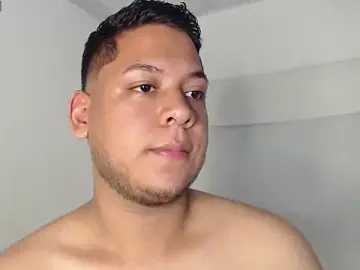 Stripchat Sex Cam of nicolas_cr1