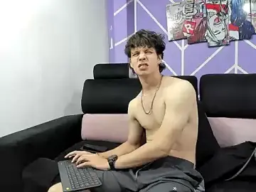 Stripchat Sex Cam of DANIEL_Hot777