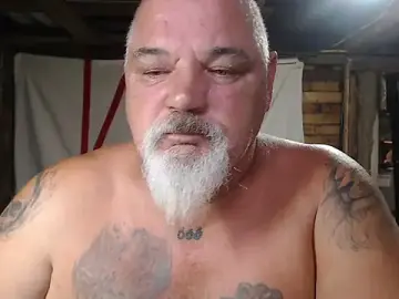 Stripchat Live Sex Cam of Newfiesausage1972