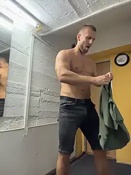 Stripchat Live Sex of trainwithme