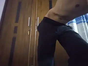 Stripchat Adult Webcam of RikzAdam