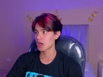 Stripchat Live Sex of Derek_Sinn