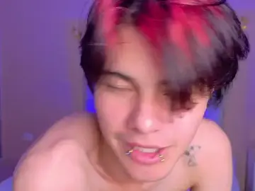 Stripchat Sex Cam of Derek_Sinn