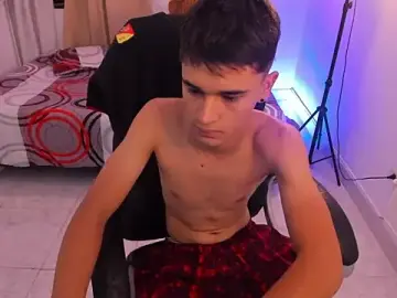 Stripchat Free Porn Cam of Aron_Boyy