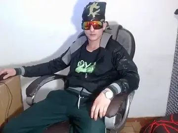 Stripchat Live Sex of SexyboyHot2000
