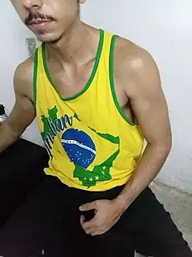 Stripchat Watch Live Sex Cams of MagrinhoSaradoo