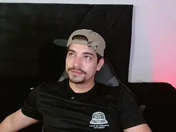 Stripchat Sex Cam of Ian_Daviz