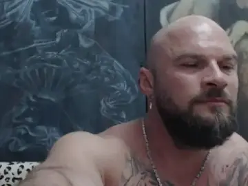 Stripchat Live Sex Cam of viking_30
