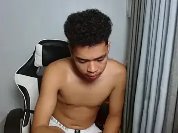Stripchat Nude Webcam of curlyasian_njxx