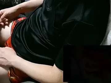 Stripchat Best Webcam of cinnabar_red