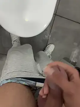Stripchat Live Sex Cam of Turkishleo
