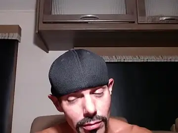 Stripchat Live Sex Cam of ThickD2C