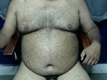 Stripchat Live Sex Cam of hairysubcub_70