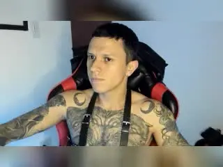 Xlovecam Free Porn Cam of MasterDaveExtreme