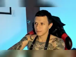 Xlovecam Free Porn Cam of MasterDaveExtreme