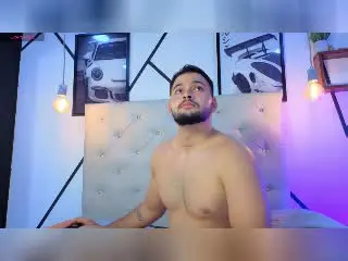 Xlovecam Watch Live Sex Cams of AryanBrown