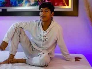 Xlovecam Sex Cam of AndressDean