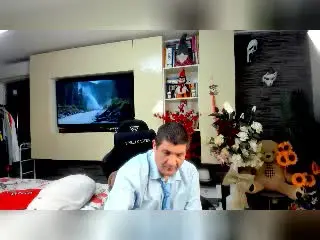 Xlovecam Nude Webcam of CrisSalon