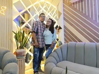 Xlovecam Adult Webcams of SaraAndJhonny