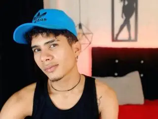 Xlovecam Live Porn of SkinnyCuteAlyer