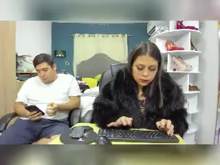 Xlovecam Watch Live Sex Cams of TinaYEdward