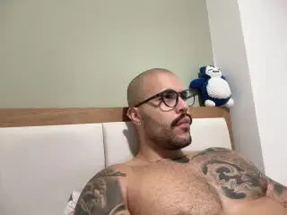 Xlovecam Live Sex of MedellynDark