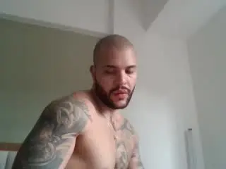 Xlovecam Free Porn Cam of MedellynDark