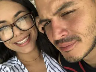 Xlovecam Watch Live Sex Cams of MikeAndLunaa