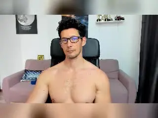 Xlovecam Watch Live Sex Cams of BrutusK