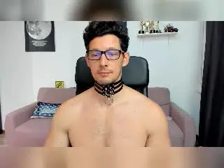Xlovecam Sex Cam of BrutusK