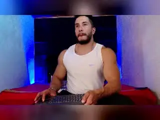 Xlovecam Nude Webcam of ZaneMaverick